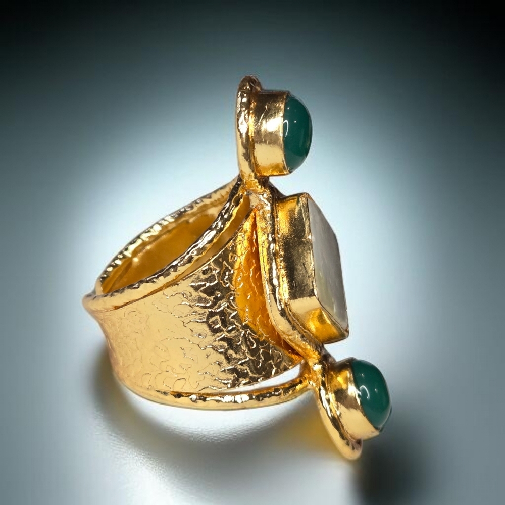 18k Gold Plated Artisan Emerald Cabochon Mother Of Pearl MOP Ring - Picture 3 of 5